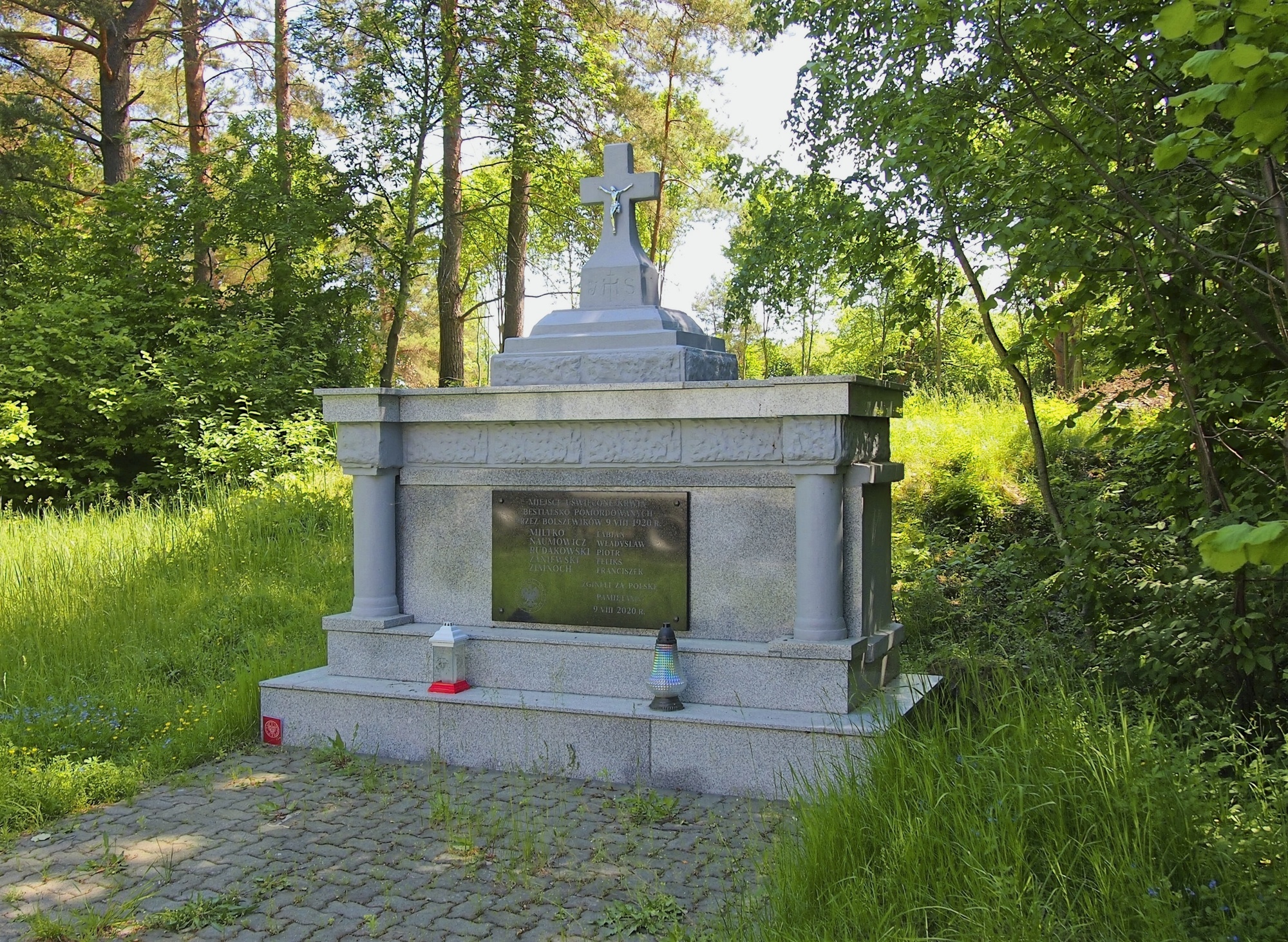 001-19.jpg